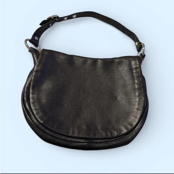 Coach Elegant Black Leather Shoulder Bag - Picture 1 of 8